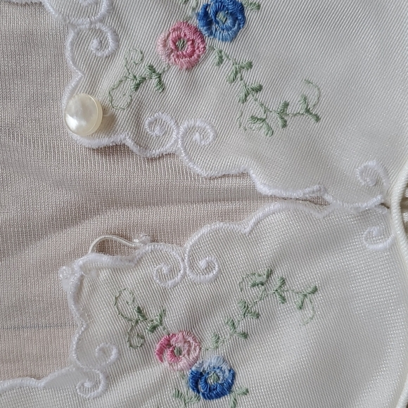Vintage nightgown with embroidered applique roses M - Picture 4 of 6